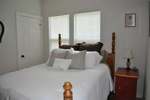 913 Independence St, Brenham, TX 77833 - Photo 21