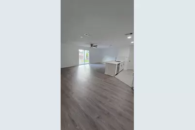 5122 Myrtlewood Street, Houston, TX 77033 - Photo 5