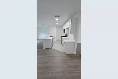 5122 Myrtlewood Street, Houston, TX 77033 - Photo 7