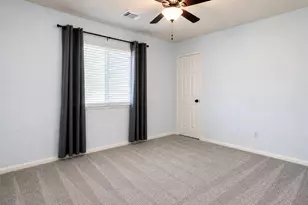 14802 Hollydale Dr, Houston, TX 77062 - Photo 11