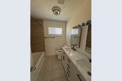 10134 Kirkglen Drive, Houston, TX 77089 - Photo 15