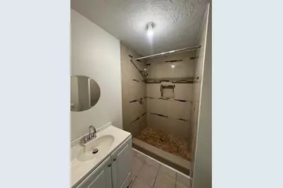 10134 Kirkglen Drive, Houston, TX 77089 - Photo 21