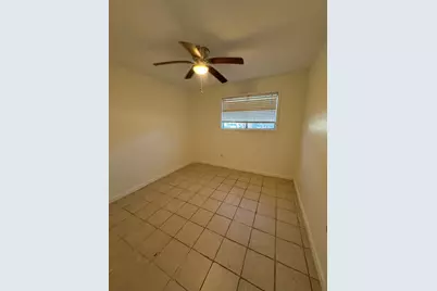 10134 Kirkglen Drive, Houston, TX 77089 - Photo 23