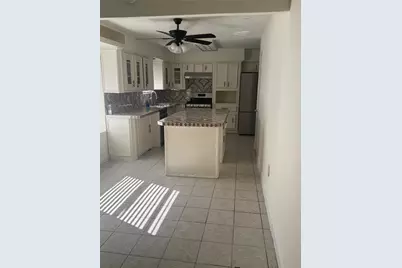 10134 Kirkglen Drive, Houston, TX 77089 - Photo 9