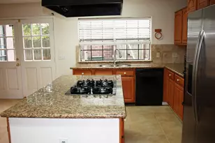 2319 Mill Creek Dr, Sugar Land, TX 77478 - Photo 5