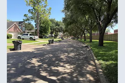 2319 Mill Creek Drive, Sugar Land, TX 77478 - Photo 23