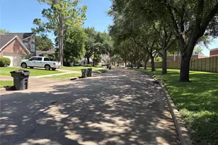 2319 Mill Creek Dr, Sugar Land, TX 77478 - Photo 23