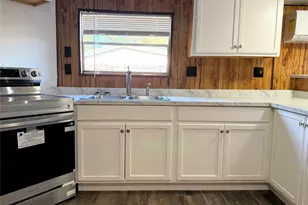 3807 Lands End Ct, Granbury, TX 76048 - Photo 7