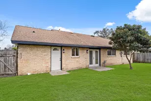 9231 Cobbleshire Dr, Houston, TX 77037 - Photo 17