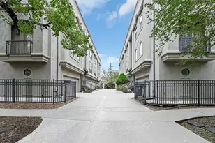 2414 Dorrington St, Houston, TX 77030 - Photo 3