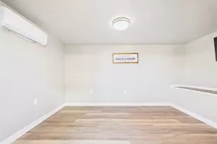 842 Main St, Crystal Beach, TX 77650 - Photo 13