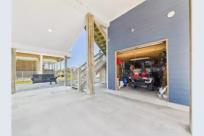 842 Main Street, Crystal Beach, TX 77650 - Photo 11