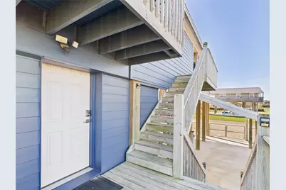 842 Main Street, Crystal Beach, TX 77650 - Photo 15