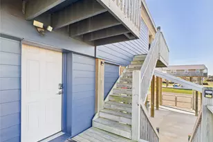 842 Main St, Crystal Beach, TX 77650 - Photo 15