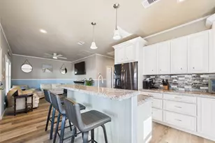 842 Main St, Crystal Beach, TX 77650 - Photo 25