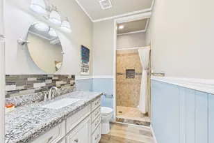 842 Main St, Crystal Beach, TX 77650 - Photo 37