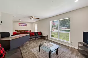 13629 Lynnwood Ln, Sugar Land, TX 77498 - Photo 9