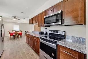 13629 Lynnwood Ln, Sugar Land, TX 77498 - Photo 21