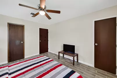 13629 Lynnwood Lane, Sugar Land, TX 77498 - Photo 25