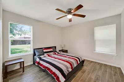 13629 Lynnwood Lane, Sugar Land, TX 77498 - Photo 31