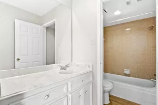 10715 Sandpiper Dr, Houston, TX 77096 - Photo 33