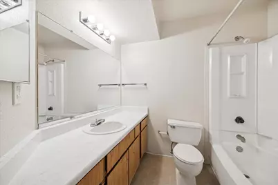 1660 W T C Jester Boulevard #205, Houston, TX 77008 - Photo 7