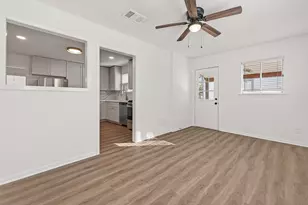 1719 W Sealy St, Alvin, TX 77511 - Photo 19