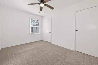 1719 W Sealy Street, Alvin, TX 77511 - Photo 31