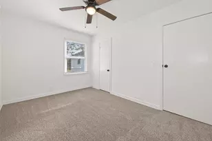 1719 W Sealy St, Alvin, TX 77511 - Photo 31