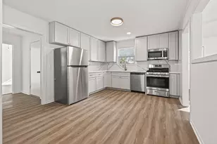 1719 W Sealy St, Alvin, TX 77511 - Photo 11