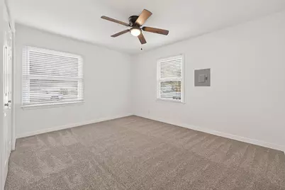 1719 W Sealy Street, Alvin, TX 77511 - Photo 25