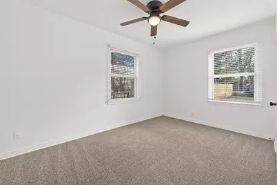 1719 W Sealy Street, Alvin, TX 77511 - Photo 29