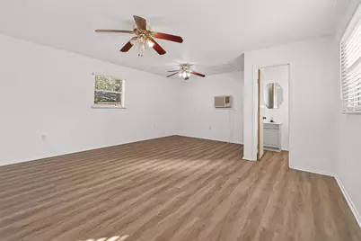 1719 W Sealy Street, Alvin, TX 77511 - Photo 37