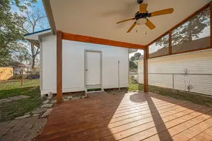 1719 W Sealy St, Alvin, TX 77511 - Photo 41