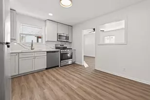 1719 W Sealy St, Alvin, TX 77511 - Photo 13