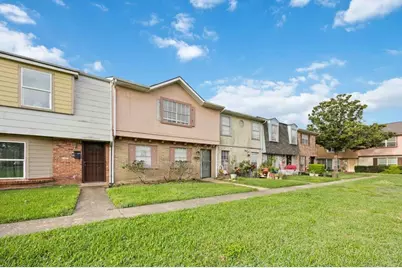 8456 Leawood Boulevard, Houston, TX 77072 - Photo 3