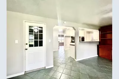 1925 14th Avenue N, Texas City, TX 77590 - Photo 9