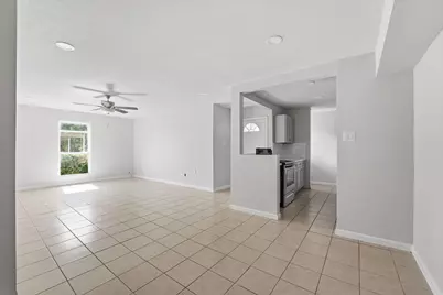 5667 Birchmont Drive #F, Houston, TX 77091 - Photo 5