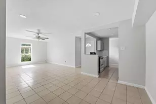 5667 Birchmont Dr, Houston, TX 77091 - Photo 5