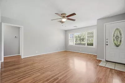 1502 15th Avenue N, Texas City, TX 77590 - Photo 3
