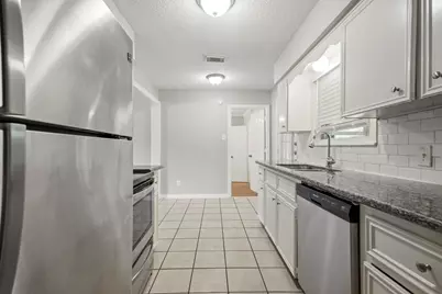 1502 15th Avenue N, Texas City, TX 77590 - Photo 7