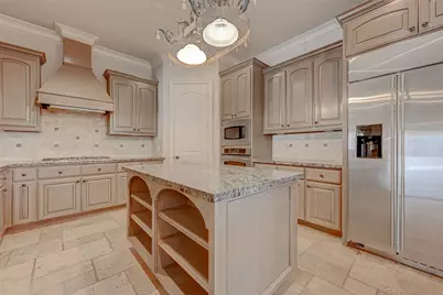 7619 Pine Ridge Terrace Road, Houston, TX 77081 - Photo 11