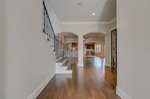 7619 Pine Ridge Terrace Rd, Houston, TX 77081 - Photo 3