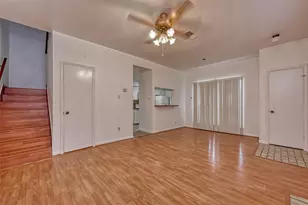 8299 Cambridge St, Houston, TX 77054 - Photo 9