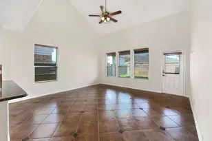 7 Huntington Bend Dr, Manvel, TX 77578 - Photo 3