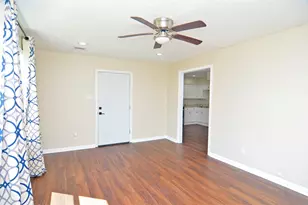 1131 Globe St, Houston, TX 77034 - Photo 9