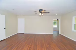 1131 Globe St, Houston, TX 77034 - Photo 11