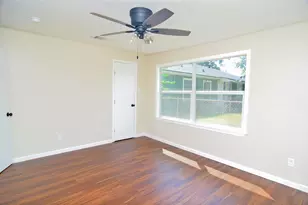 1131 Globe St, Houston, TX 77034 - Photo 13