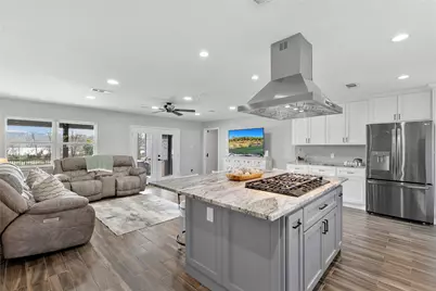 126 Magnolia Point Drive, Houston, TX 77336 - Photo 7