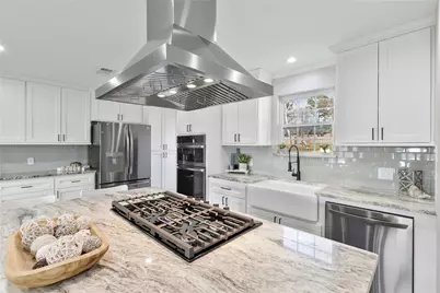 126 Magnolia Point Drive, Houston, TX 77336 - Photo 9